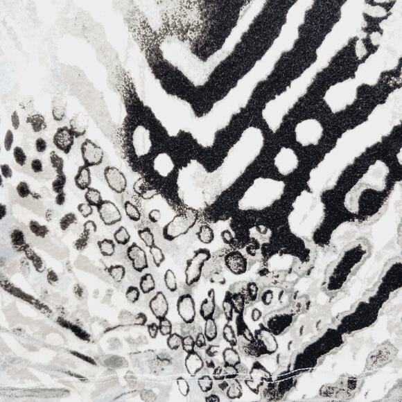 T-Shirt Size L Black White Animal Mob Wife Glam Luxe Y2K Revival Zebra Casual - Picture 3 of 11